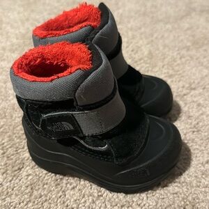 The North Face Toddler Snow boots c5